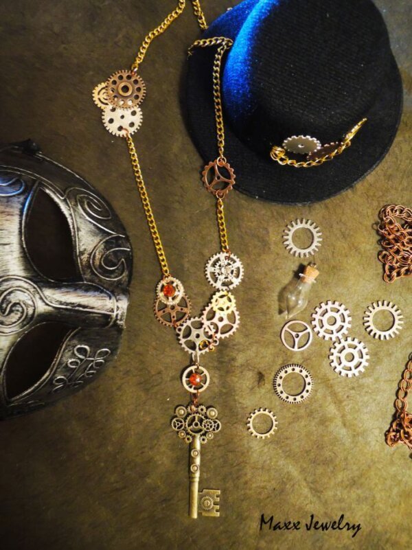 Steampunk náhrdelník s ozubenýmim kolieskami a kľúčom | Apropoyoou.sk